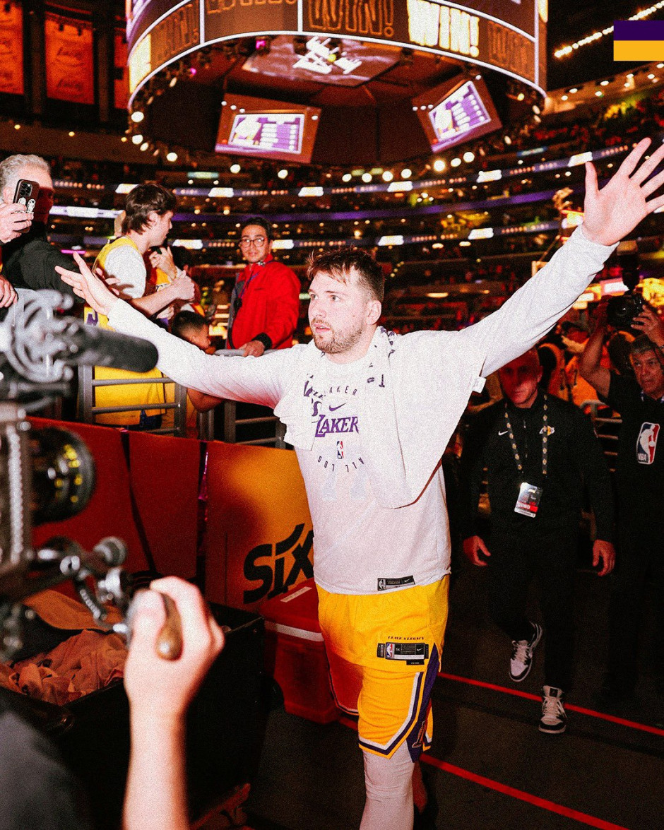 爱游戏体育 东契奇迎来五赛季高光表现，IG球迷沸腾！