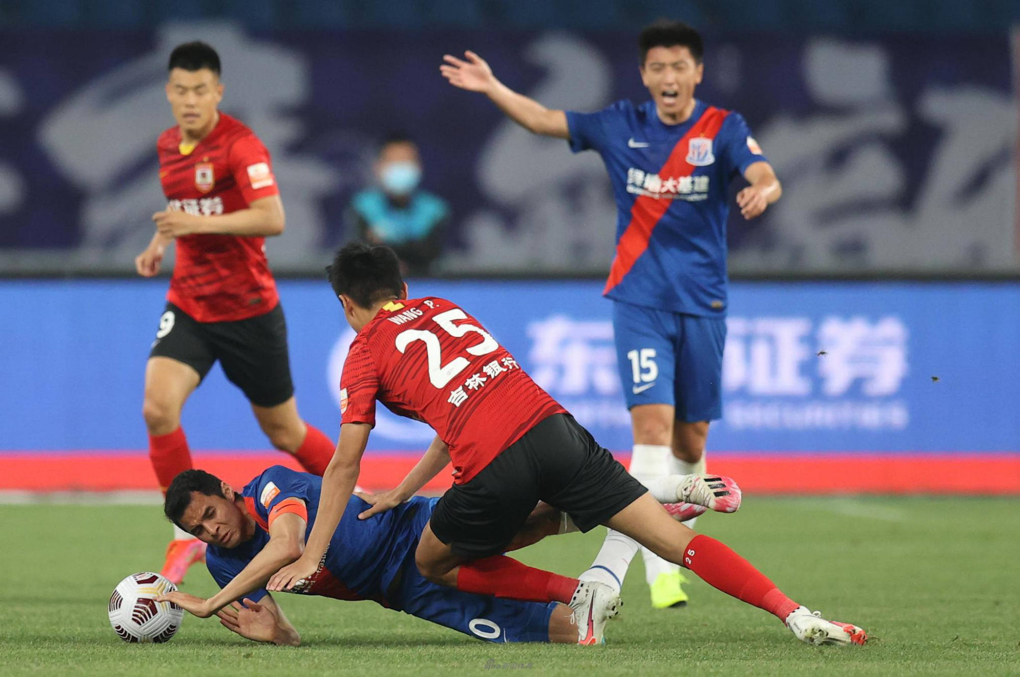 爱游戏体育风云突变金州勇士赛前门线救险，全明星赛版图或变，信心回归，更衣室氛围转暖的简单介绍