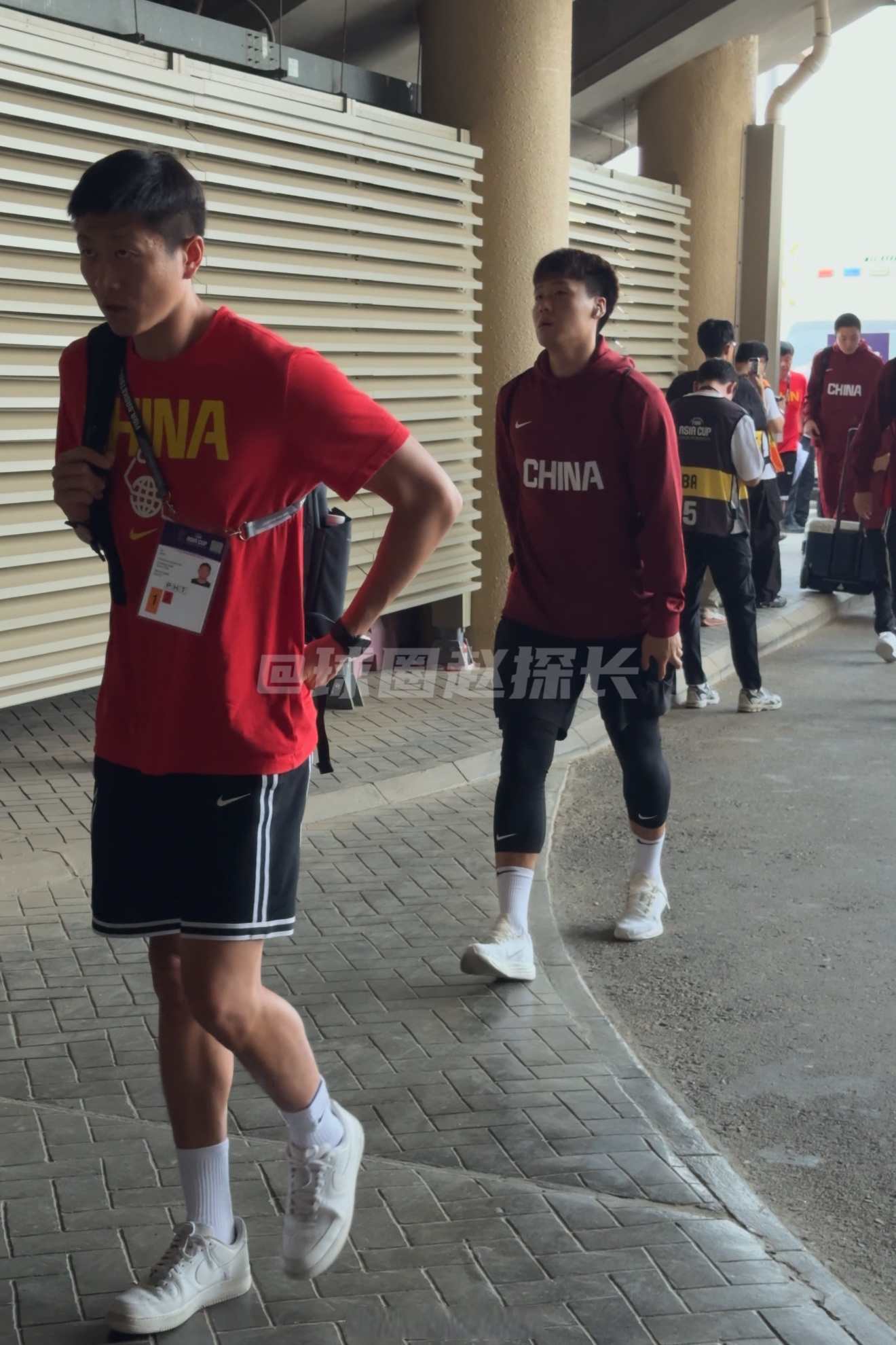 爱游戏体育包含赛地聚焦：欧篮联赛后热度飙升，深圳男篮造点机会，球迷炸锅，赛季目标并未改变的词条